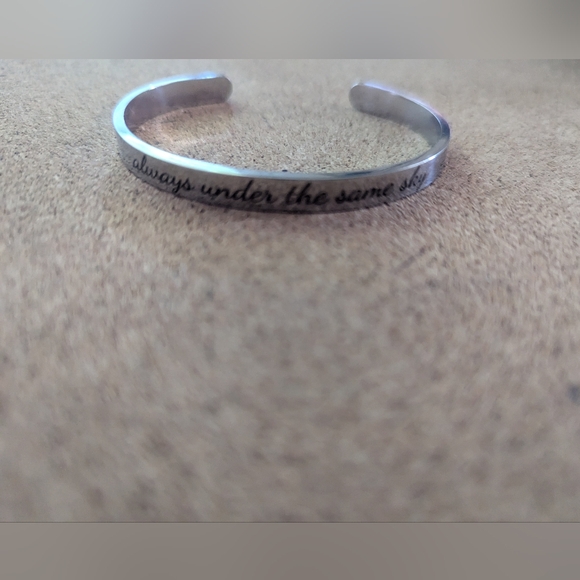 Stainless steel bangle bracelet - Picture 2 of 4